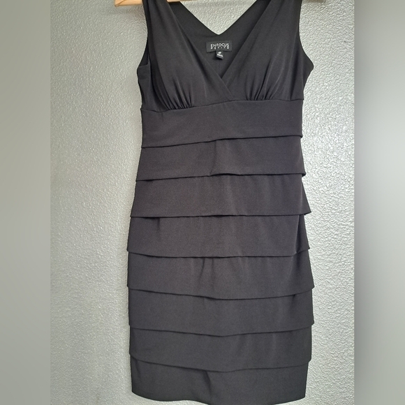Enfocus Petite Black Tiered Dress Size 4P - Picture 1 of 5